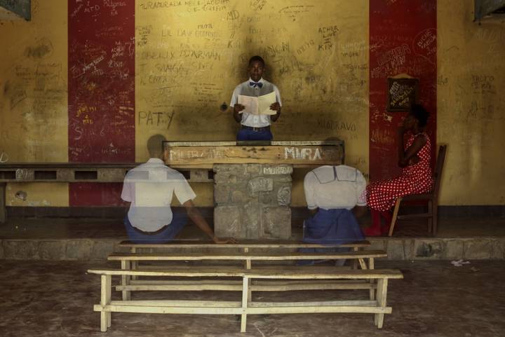 serie-Imaginary Trip 2-5-Gosette Lubondo_Galerie Angalia